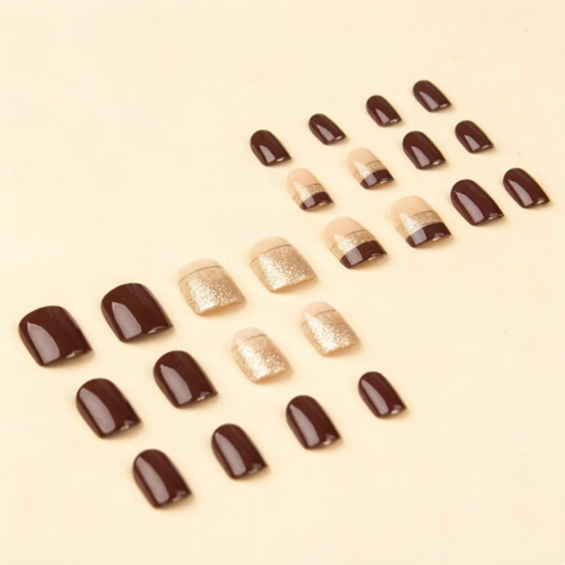 Korte vierkante nepnagels voor - Nail Art Press On recensie en prijs