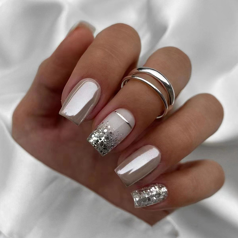 Korte vierkante nepnagels voor - Nail Art Press On recensie en prijs