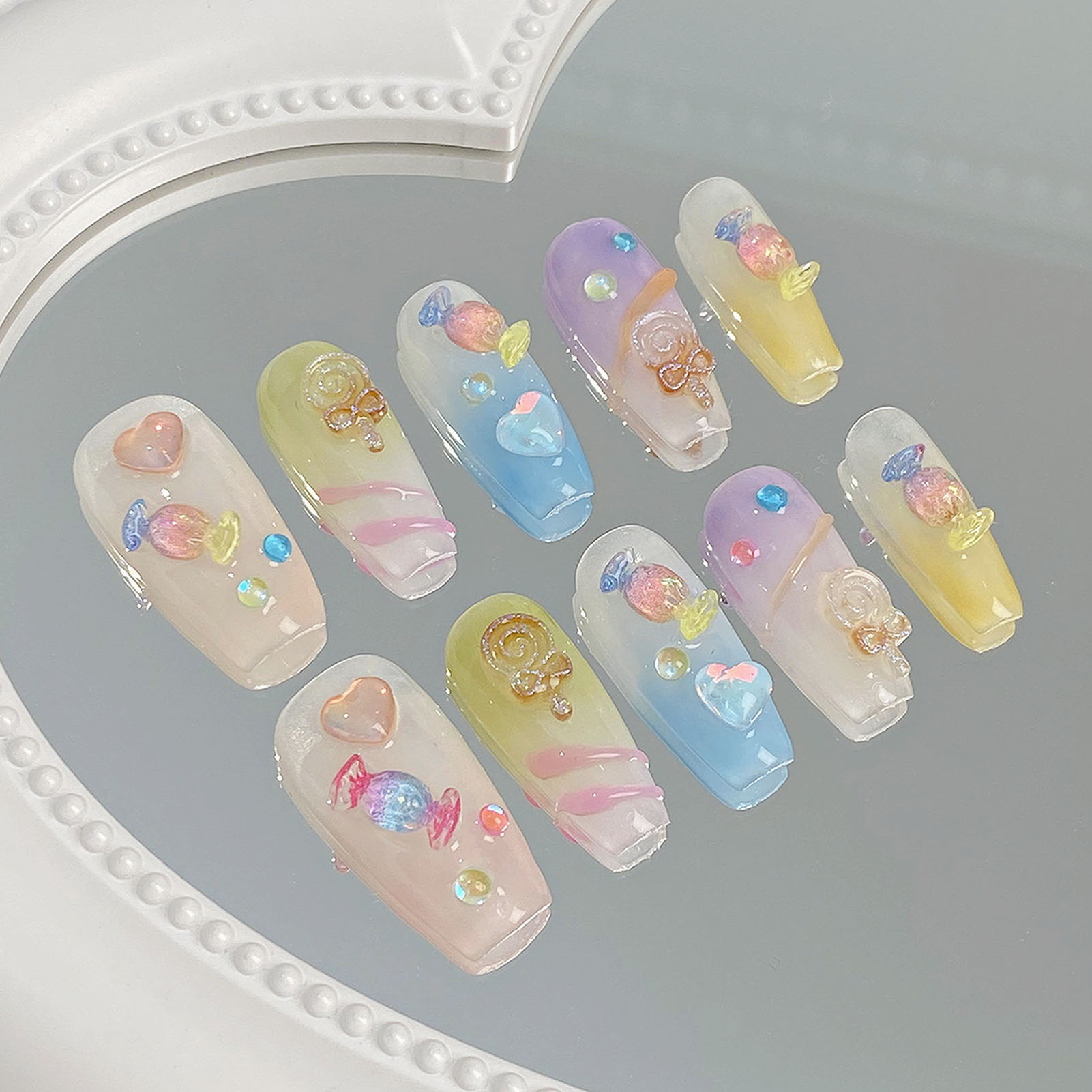 Handgemaakte pers op nagels Zo - Nail Art Press On recensie en prijs